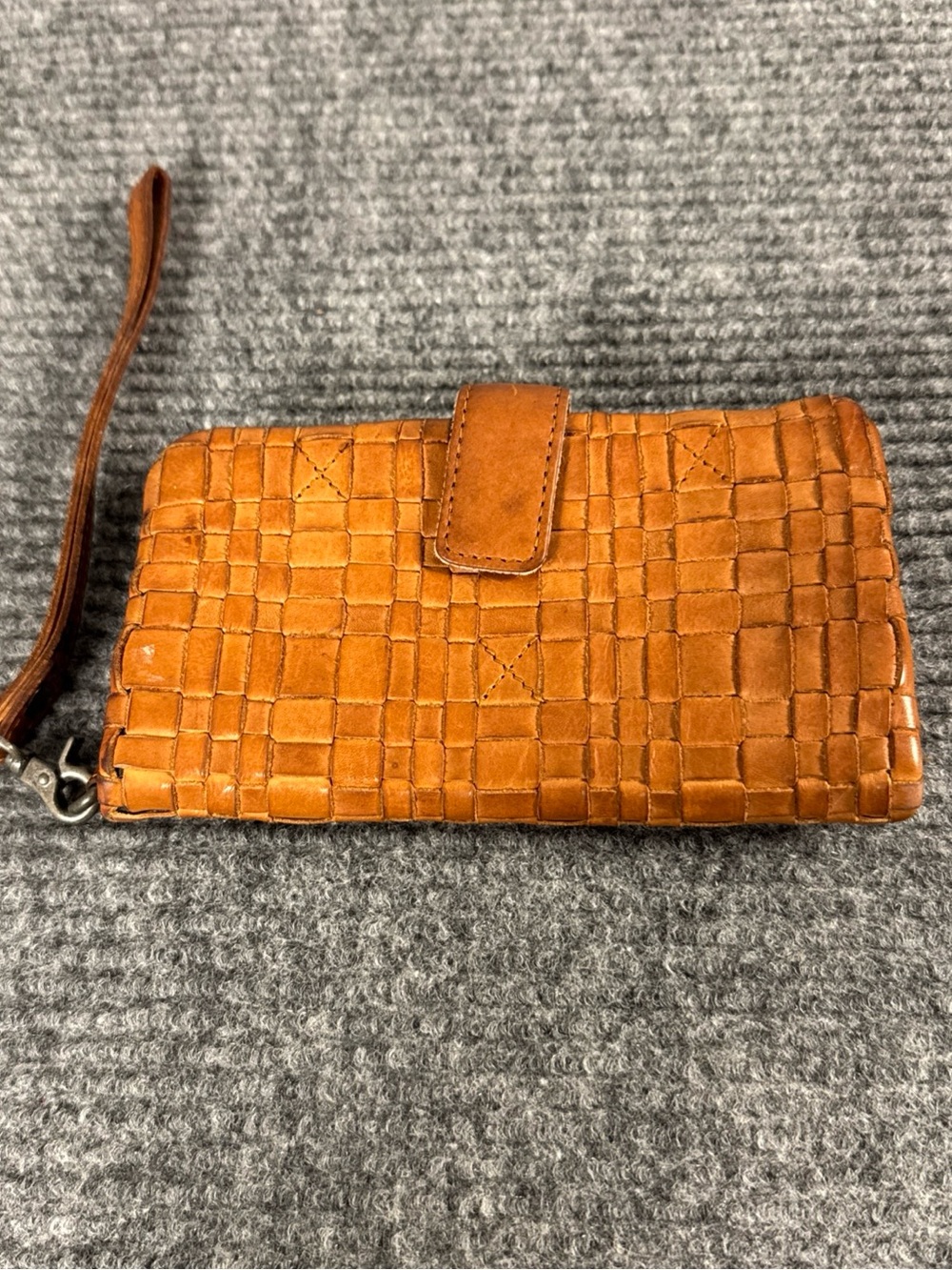 Vilenca Holland Wallet Wristlet Clutch Brown Basket Woven Leather Bifold